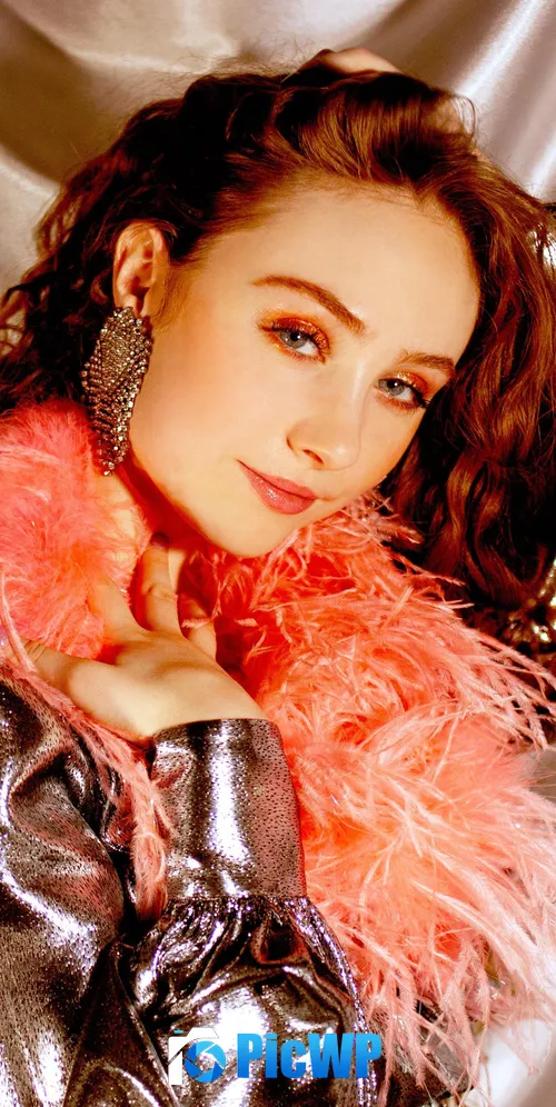 Chappell Roan American singer 3K Mobile Wallpaper