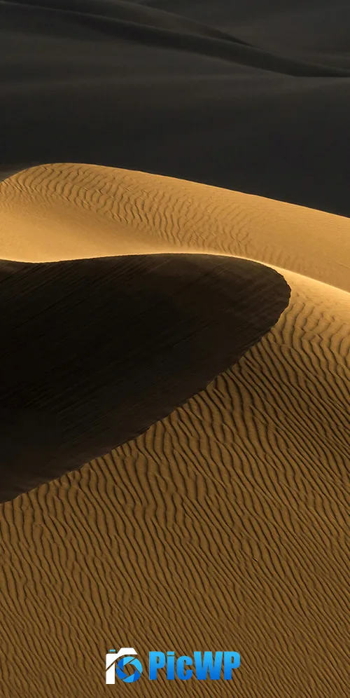 Golden hour Desert 3K Mobile Wallpaper