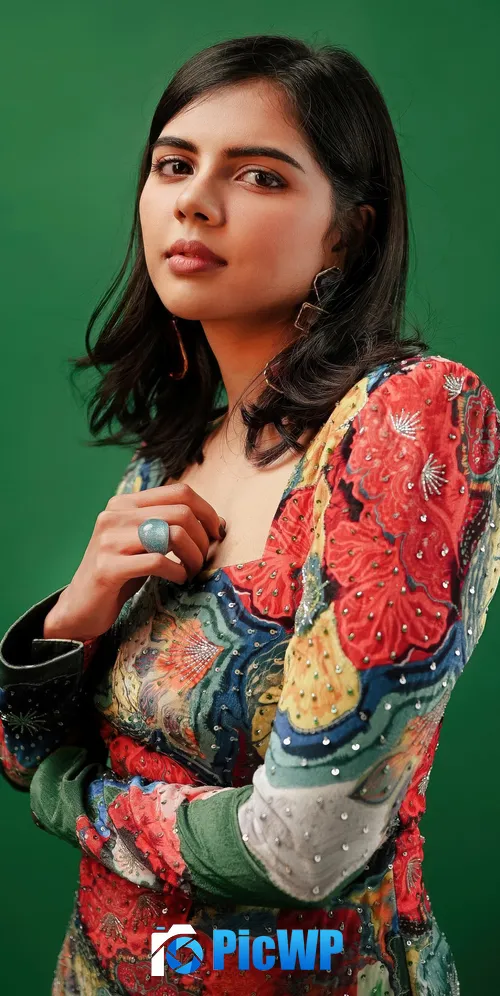 Kalyani Priyadarshan Portrait 3K Mobile Wallpaper