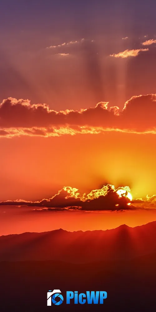 Golden hour Dramatic sky 3K Mobile Wallpaper