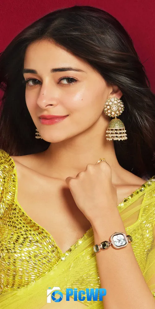 Ananya Panday Saree 3K Mobile Wallpaper