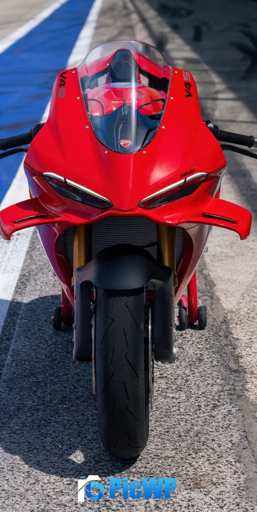 Ducati Panigale V4 S Race track 3K Mobile Wallpaper