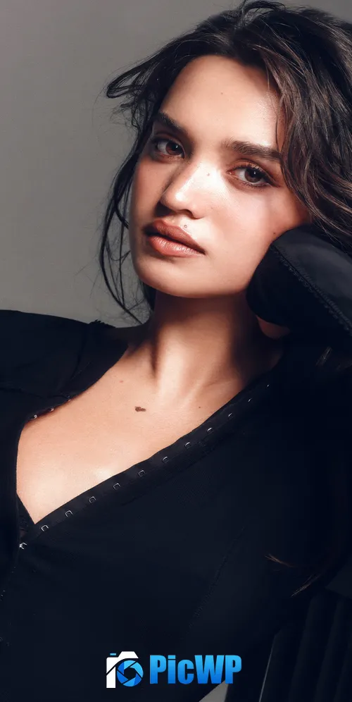 Sophia Hammons Black dress 3K Mobile Wallpaper