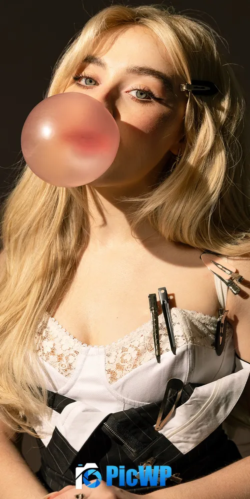 Sabrina Carpenter Rolling Stone 3K Mobile Wallpaper