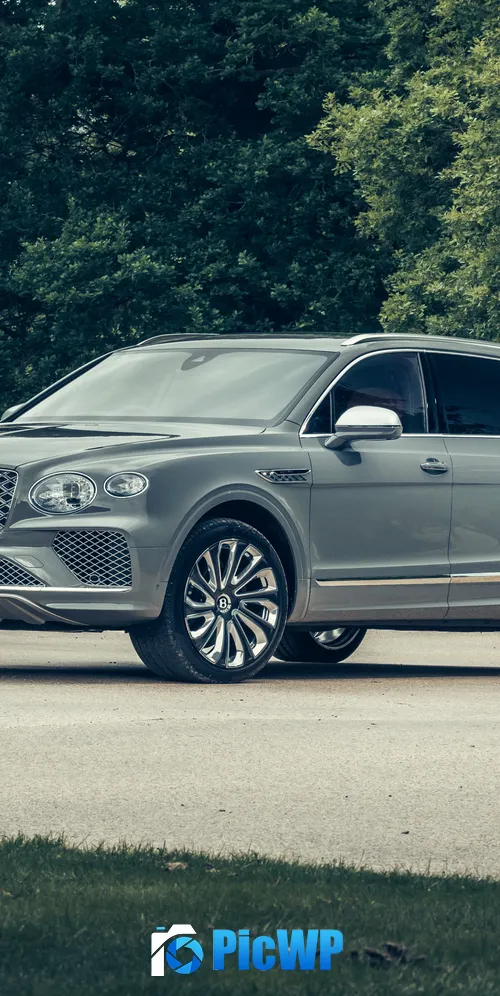Bentley Bentayga EWB Mulliner 2024 3K Mobile Wallpaper
