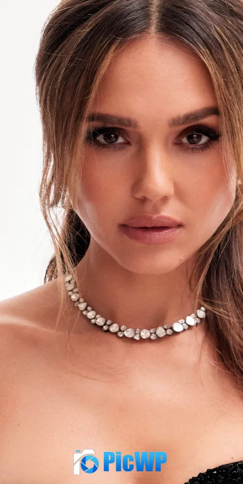 Jessica Alba Portrait 3K Mobile Wallpaper