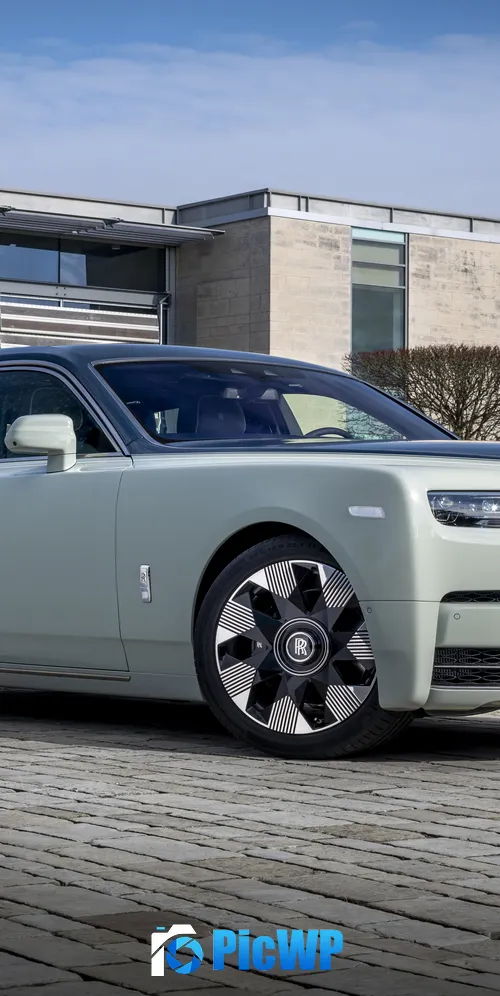 Rolls-Royce Phantom EWB Magnetism 2024 3K Mobile Wallpaper