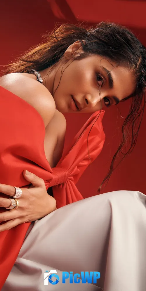 Pooja Hegde 2024 3K Mobile Wallpaper
