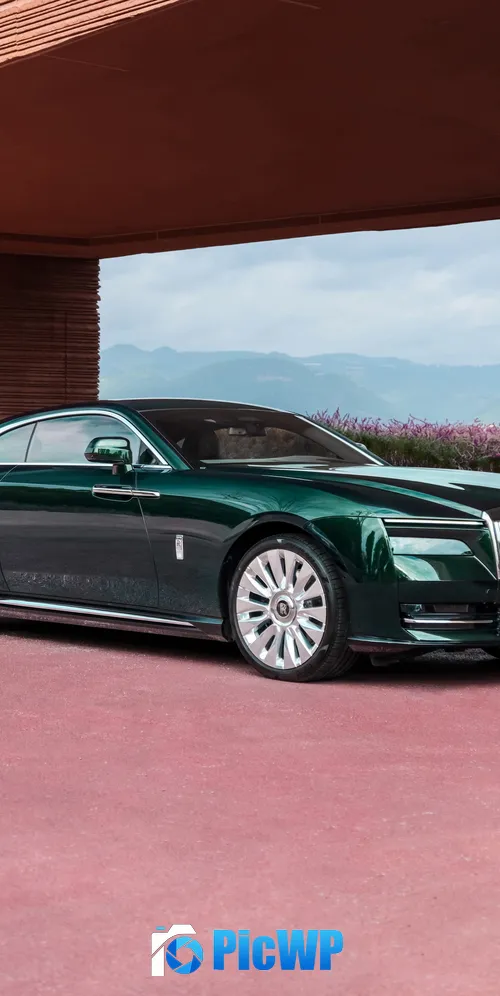Rolls-Royce Spectre Emerald green 3K Mobile Wallpaper