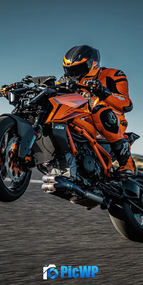 Biker KTM 1390 Super Duke R 3K Mobile Wallpaper