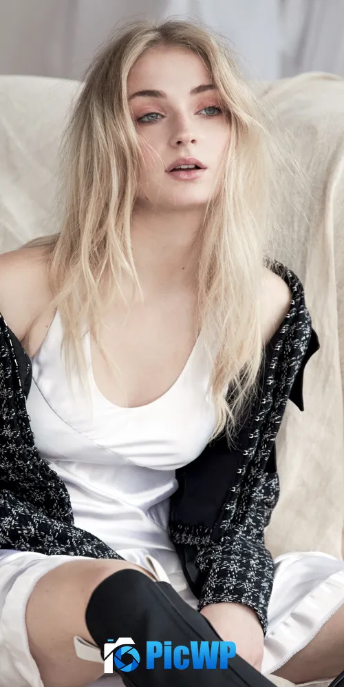 Actress Sophie Turner 3K Mobile Wallpaper