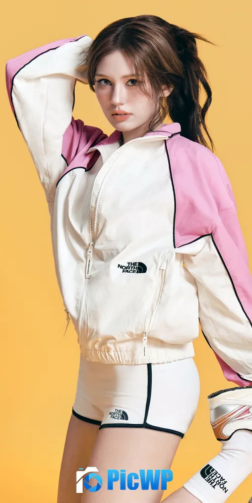 Jeon Somi The North Face 3K Mobile Wallpaper