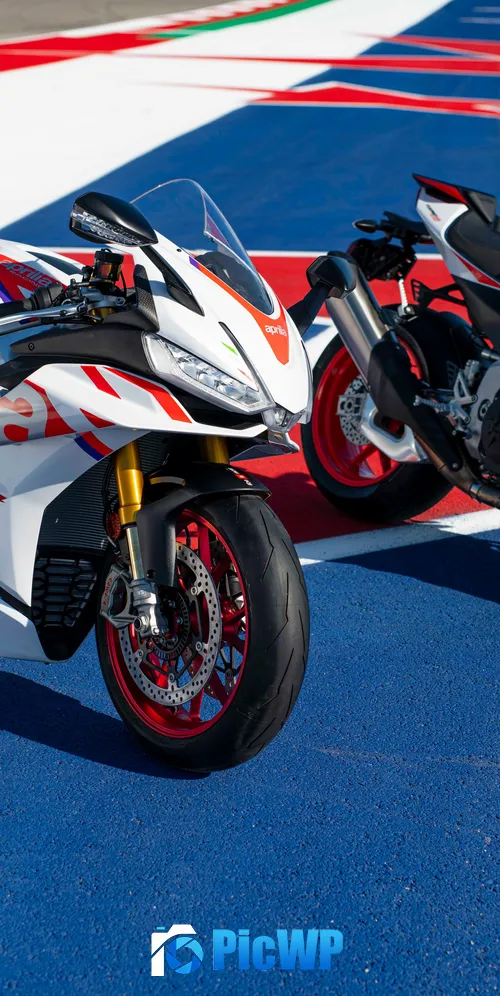 Aprilia RSV4 Factory Bikes 3K Mobile Wallpaper