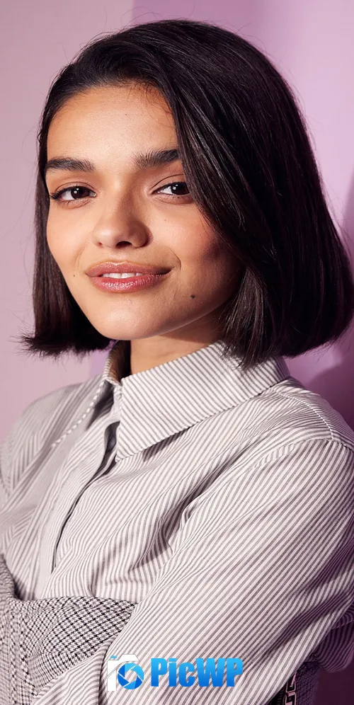 Rachel Zegler Pink background 3K Mobile Wallpaper