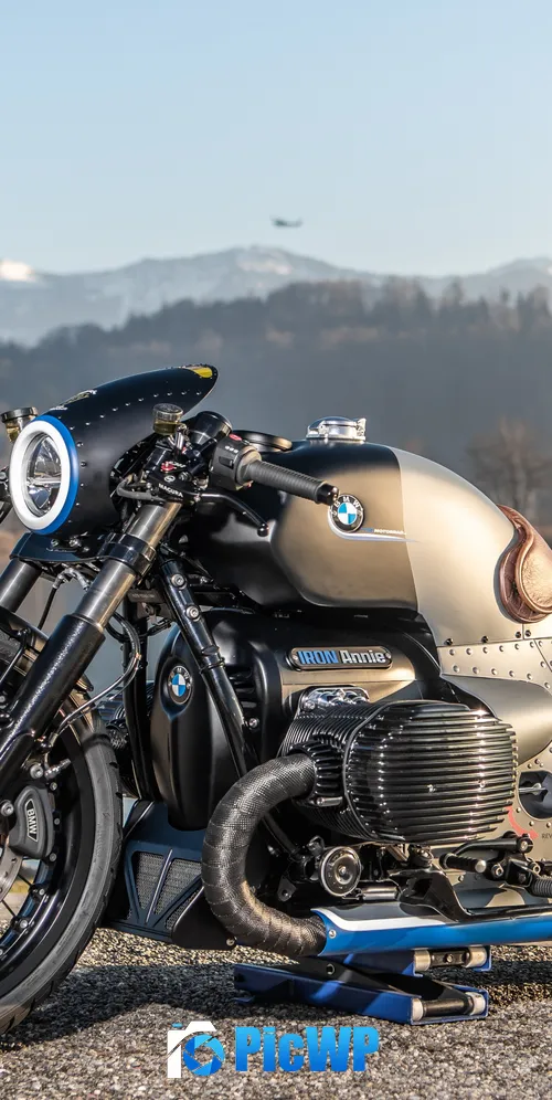 BMW R 18 2023 3K Mobile Wallpaper