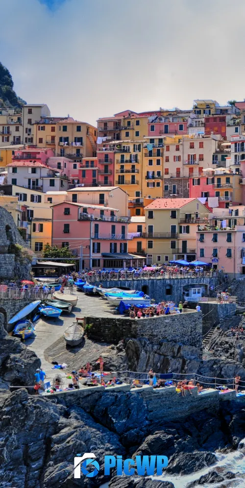Manarola Cinque Terre 3K Mobile Wallpaper
