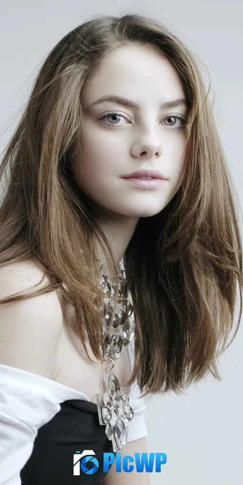 Kaya Scodelario Portrait 3K Mobile Wallpaper