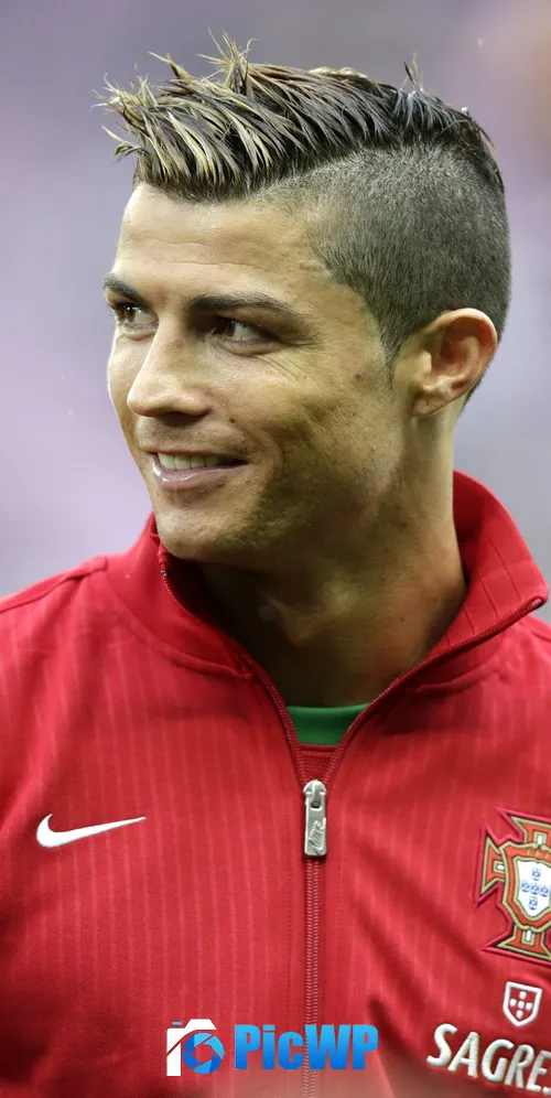 Cristiano Ronaldo in Red jersey 3K Mobile Wallpaper
