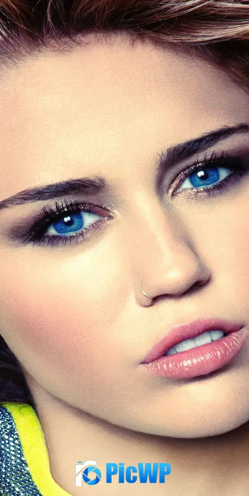 Miley Cyrus Beautiful singer 3K Mobile Wallpaper