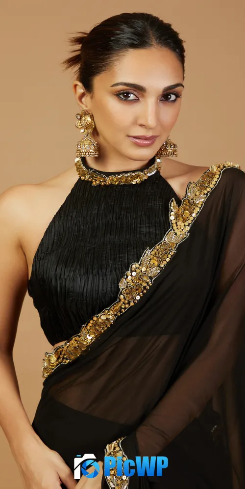 Kiara Advani Saree 3K Mobile Wallpaper