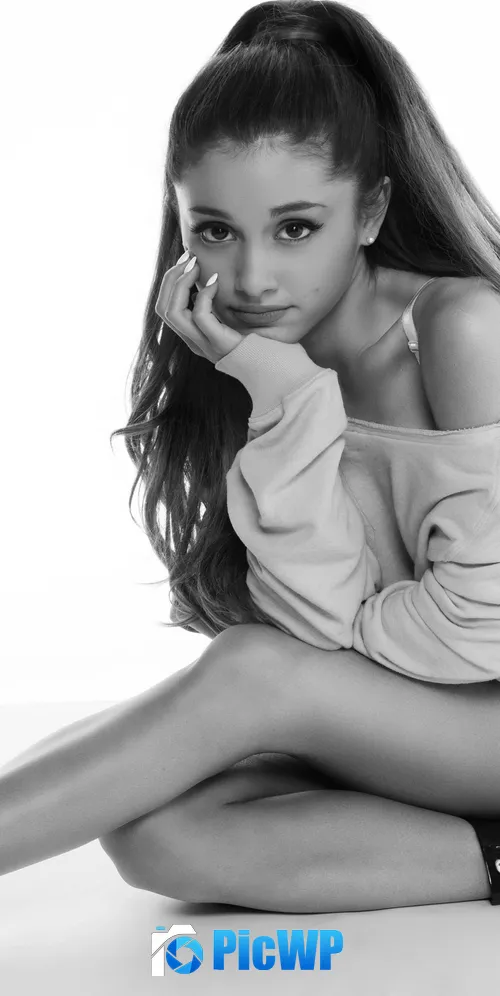 Ariana Grande Black and White 3K Mobile Wallpaper