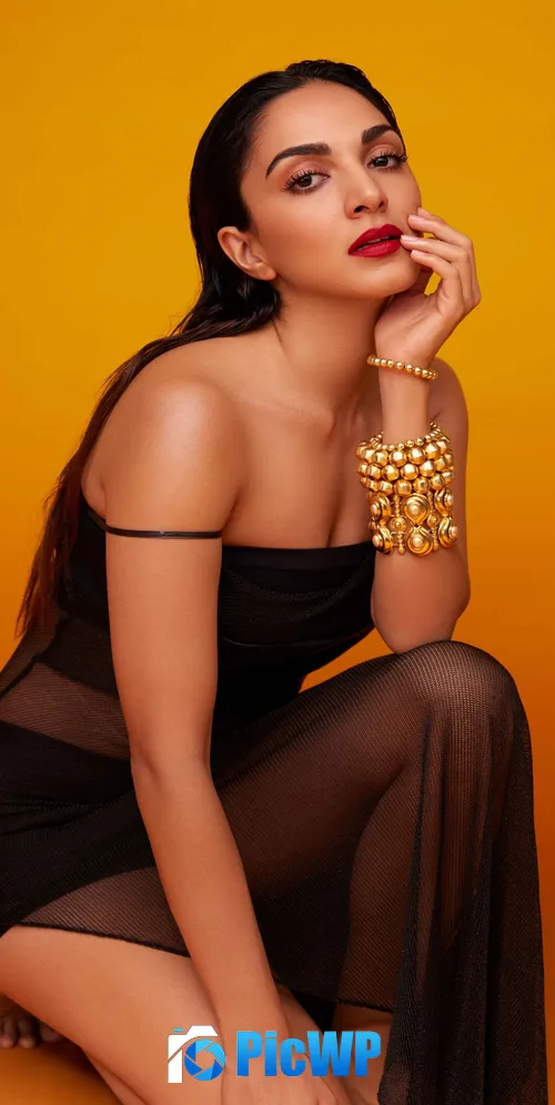 Kiara Advani Hot in Black dress 3K Mobile Wallpaper