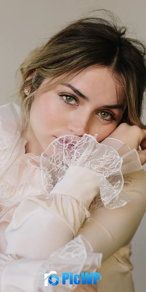 Ana de Armas Beautiful actress 3K Mobile Wallpaper