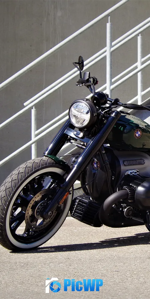 BMW R 18 Custom Custom motorcycle 3K Mobile Wallpaper