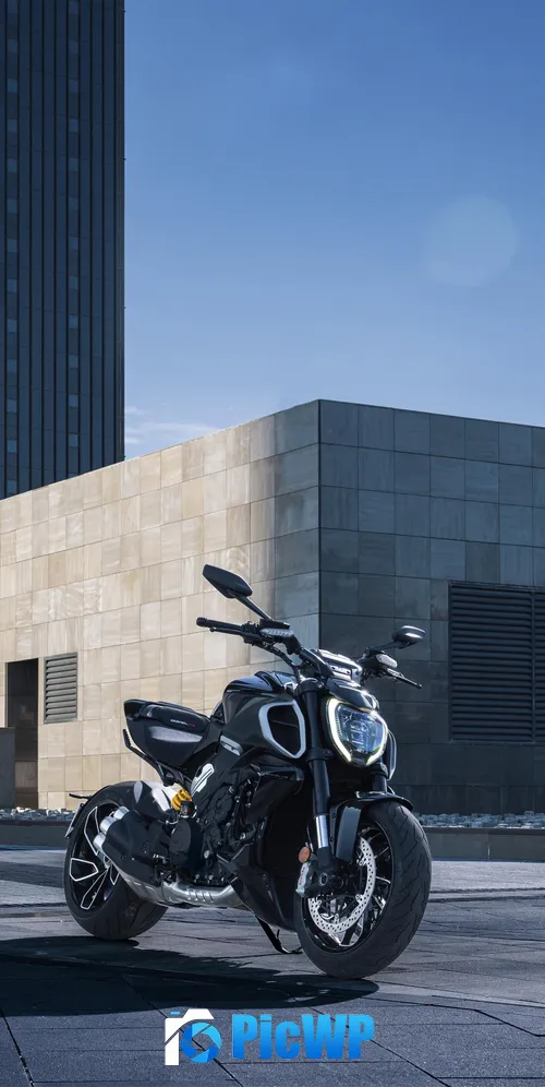 Ducati Diavel V4 Sport cruiser 3K Mobile Wallpaper