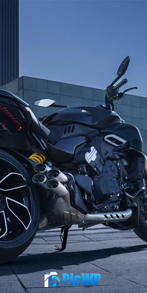 Ducati Diavel V4 Motorcycle 3K Mobile Wallpaper