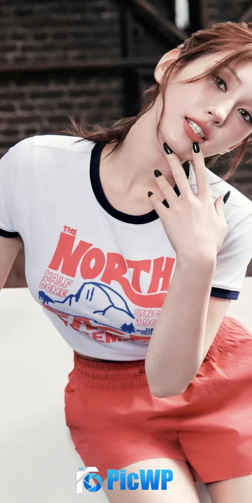 Jeon Somi 3K Mobile Wallpaper