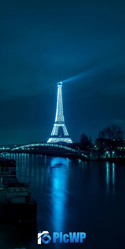 Eiffel Tower France 3K Mobile Wallpaper