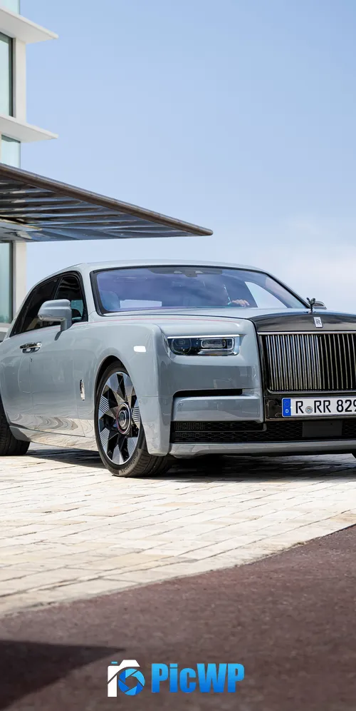 Rolls-Royce Phantom 3K Mobile Wallpaper