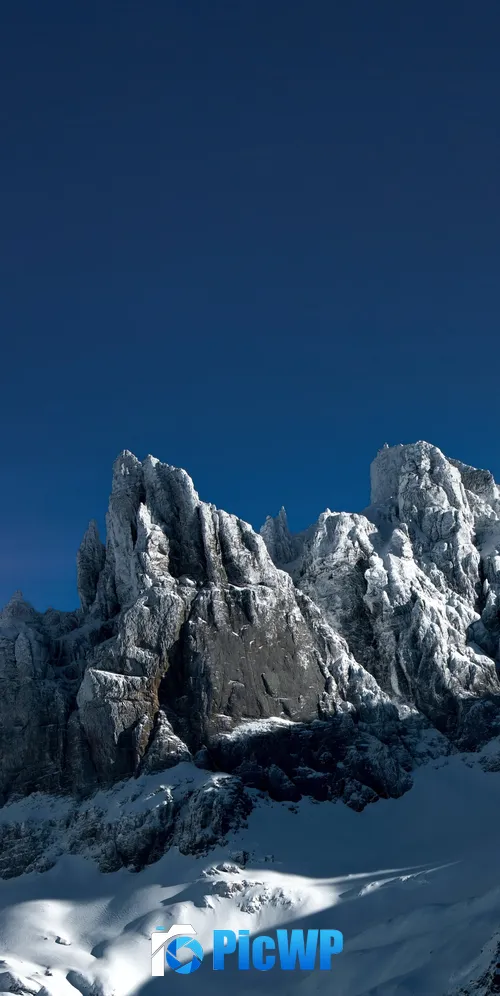 Gross Spannort Mountain Uri Alps 3K Mobile Wallpaper