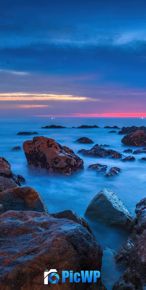 Rocky shore Beach 3K Mobile Wallpaper