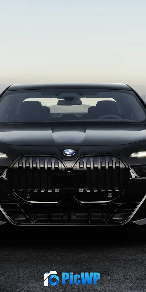BMW 760i xDrive M Sport 2022 3K Mobile Wallpaper