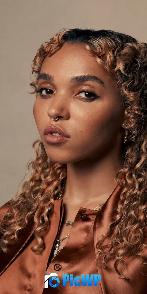 FKA twigs Closeup 3K Mobile Wallpaper