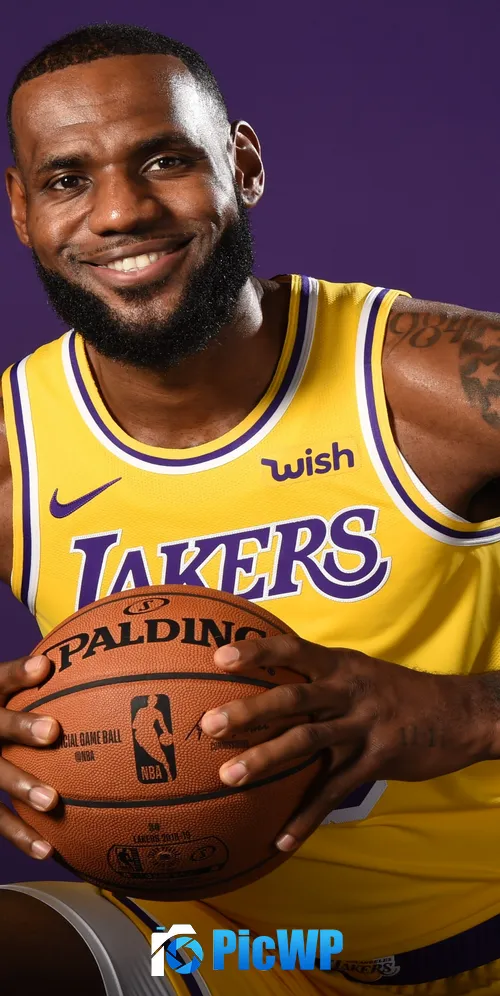 LeBron James American basketball player 3K Mobile Wallpaper