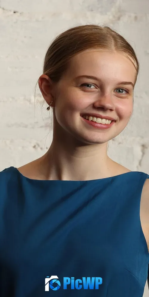 Angourie Rice Smiling 3K Mobile Wallpaper