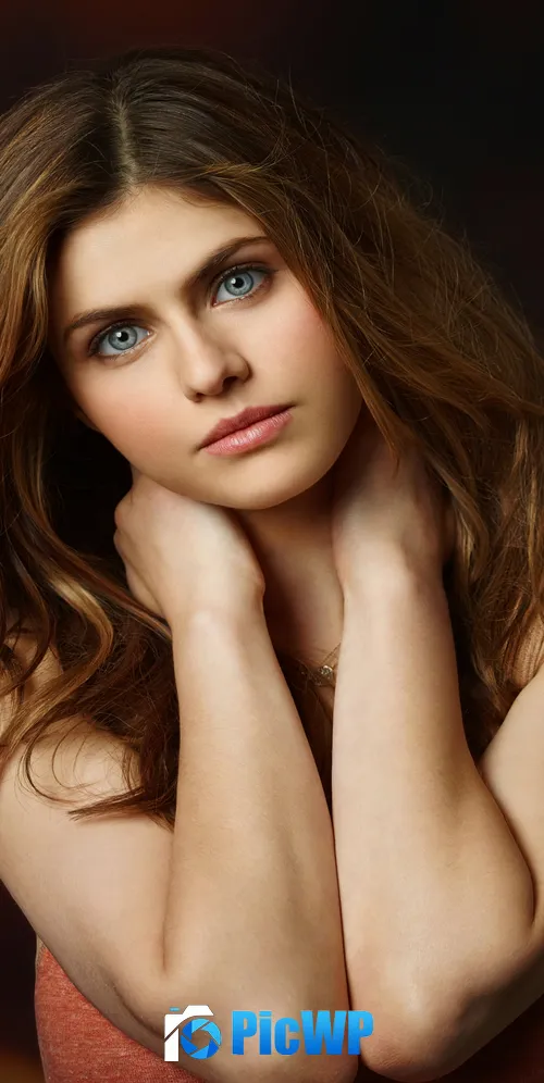Alexandra Daddario 3K Mobile Wallpaper