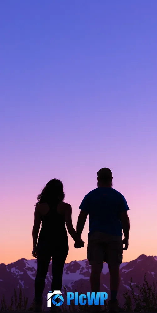 Couple Outdoor 3K Mobile Wallpaper
