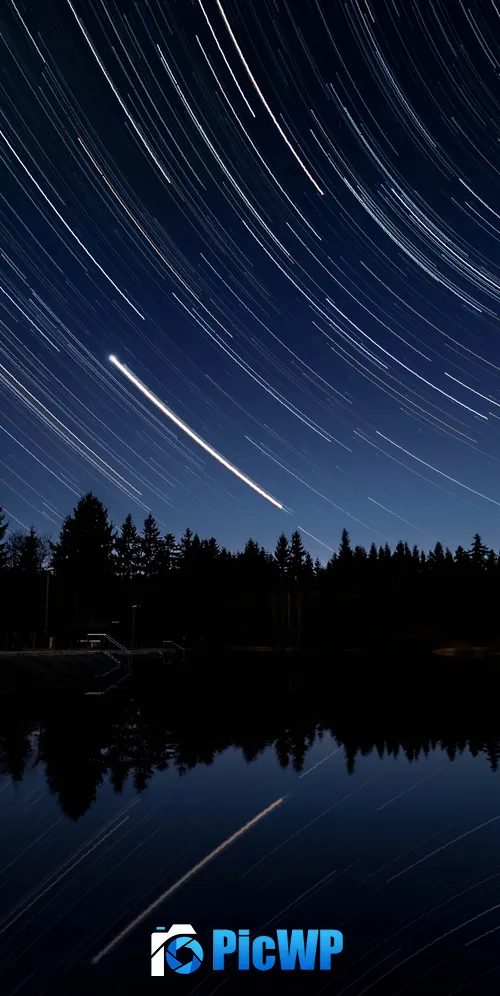 Star Trails Night sky 3K Mobile Wallpaper