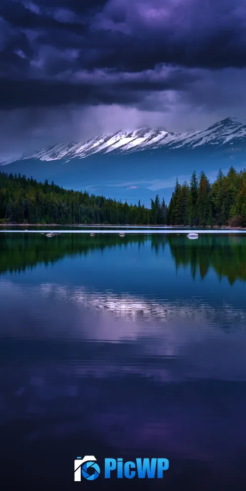 Valley of the five lakes First Lake 3K Mobile Wallpaper