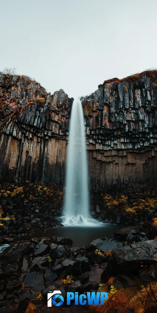 Svartifoss waterfall Skaftafell 3K Mobile Wallpaper