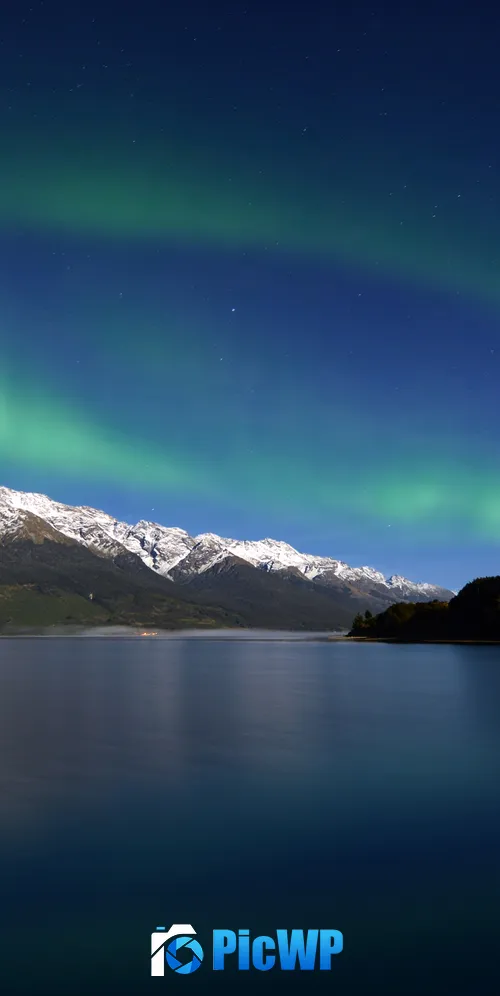 Lake Wakatipu Aurora Borealis 3K Mobile Wallpaper