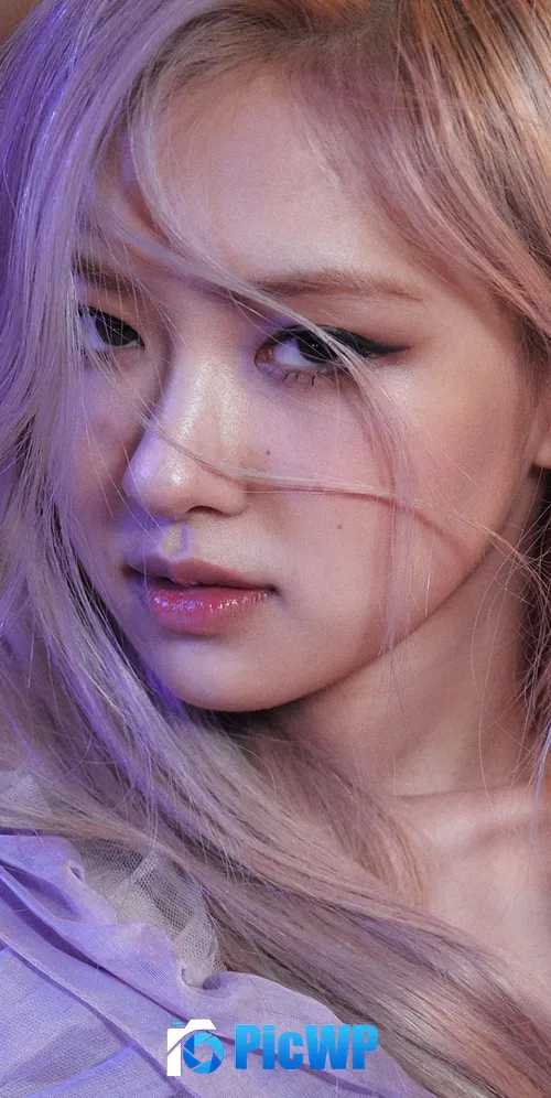 Rose (Blackpink) On The Ground 3K Mobile Wallpaper