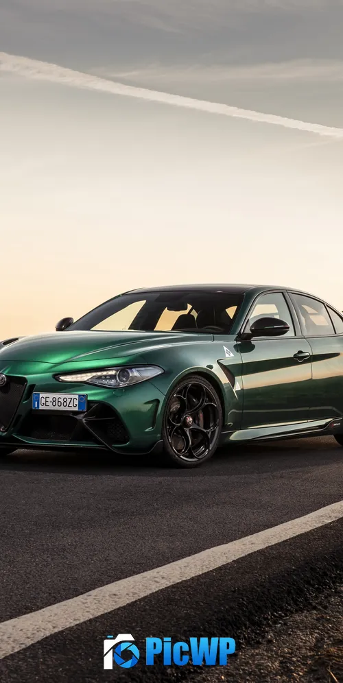 Alfa Romeo Giulia GTAm 3K Mobile Wallpaper