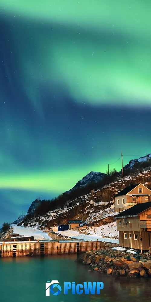 Northern Lights Scenery 3K Mobile Wallpaper