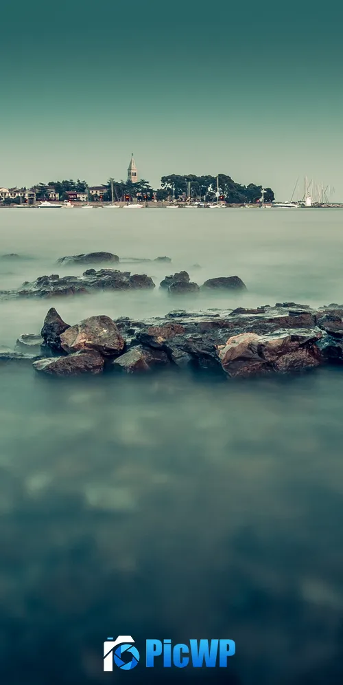 Rocky coast Long exposure 3K Mobile Wallpaper