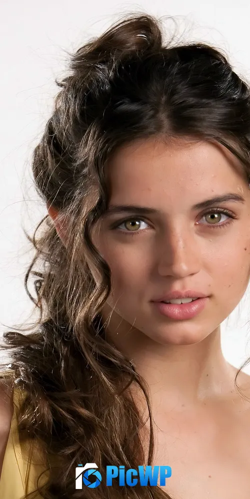 Ana de Armas High-res 3K Mobile Wallpaper
